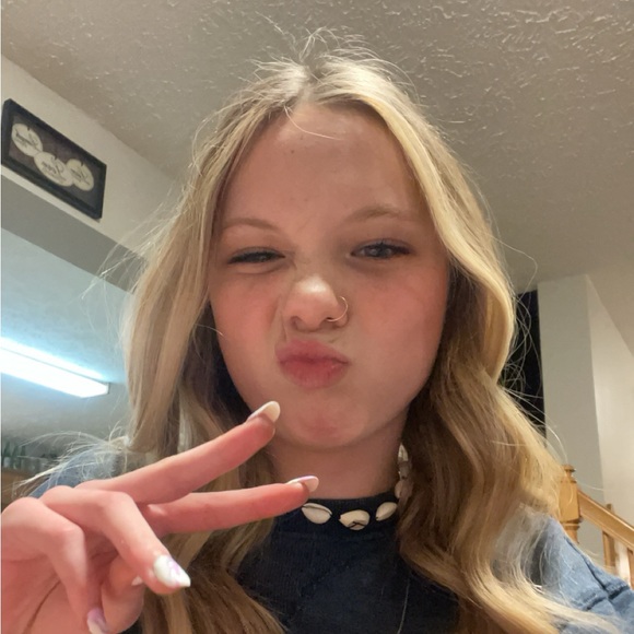 Meet your Posher, Ashley - Picture 1 of 1